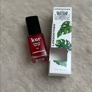 Londontown Perfecting Nail Veil in shade 8